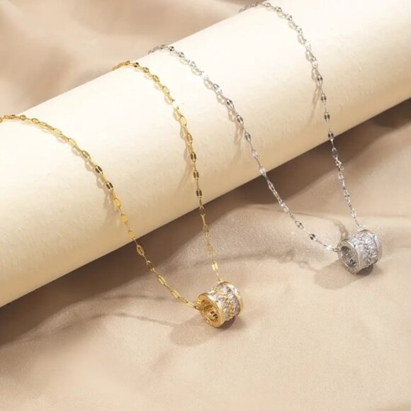 18K Gold 1ct Diamond Womens Barrel Pendant Necklace 16\
